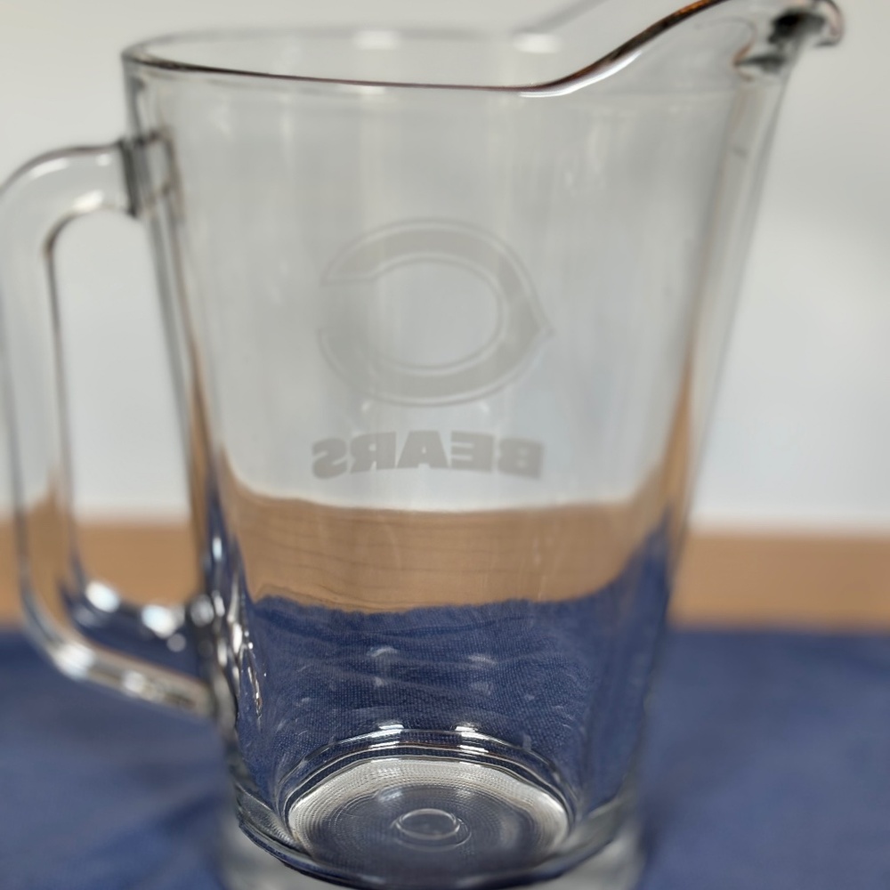 NFL Chicago Bears Thick Etched Glass (Beer/ Pop)  48 oz.  Pitcher - Picture 3 of 5